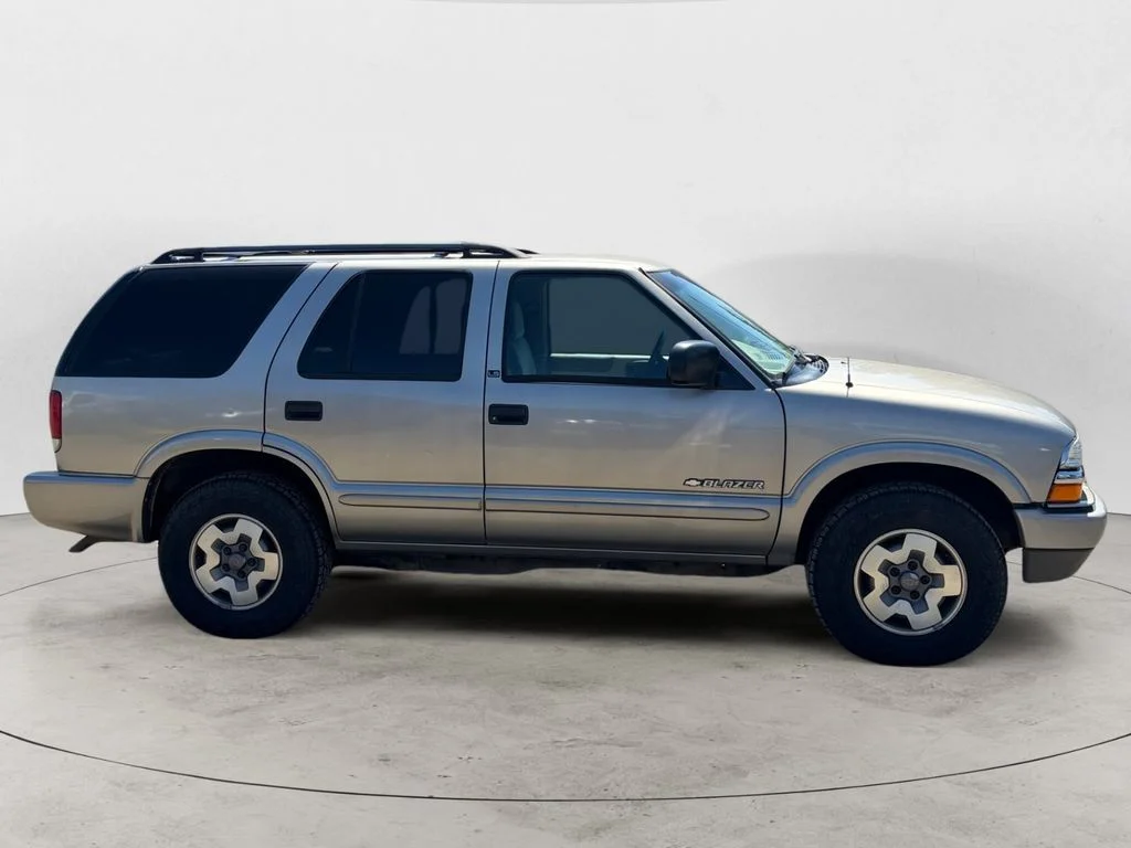 Used 2002 Gray Chevrolet LS image 4