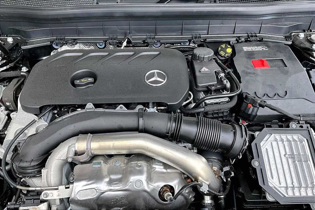 New 2026 Night Black Mercedes-Benz GLB 250 image 11