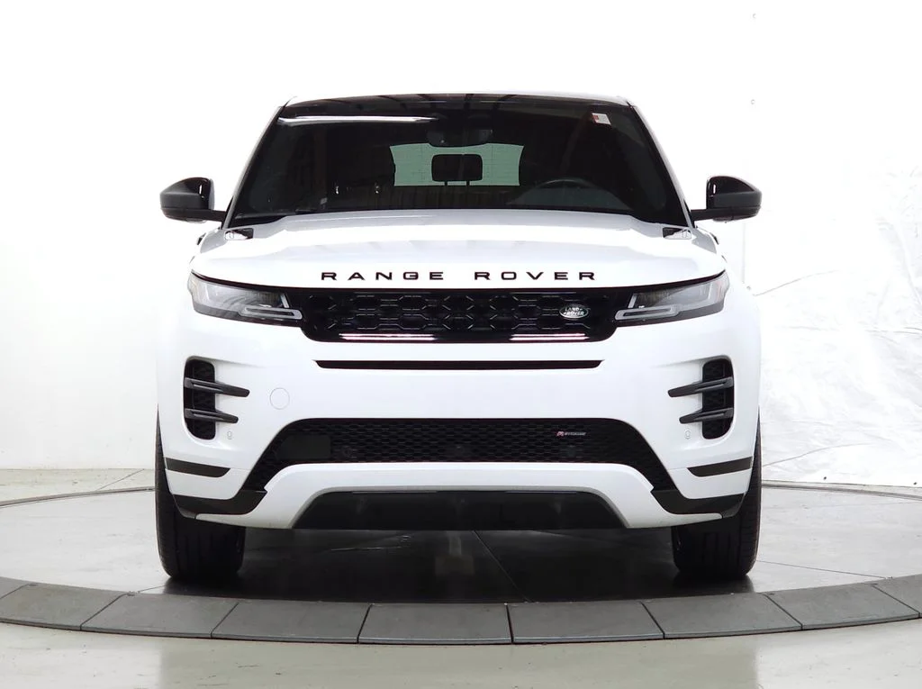 Used 2023 White Land Rover R-Dynamic SE image 10