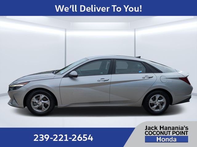 Used 2022 Silver Hyundai SE image 6