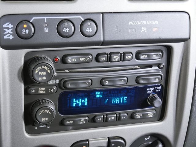 Used 2006 White GMC SLT image 28