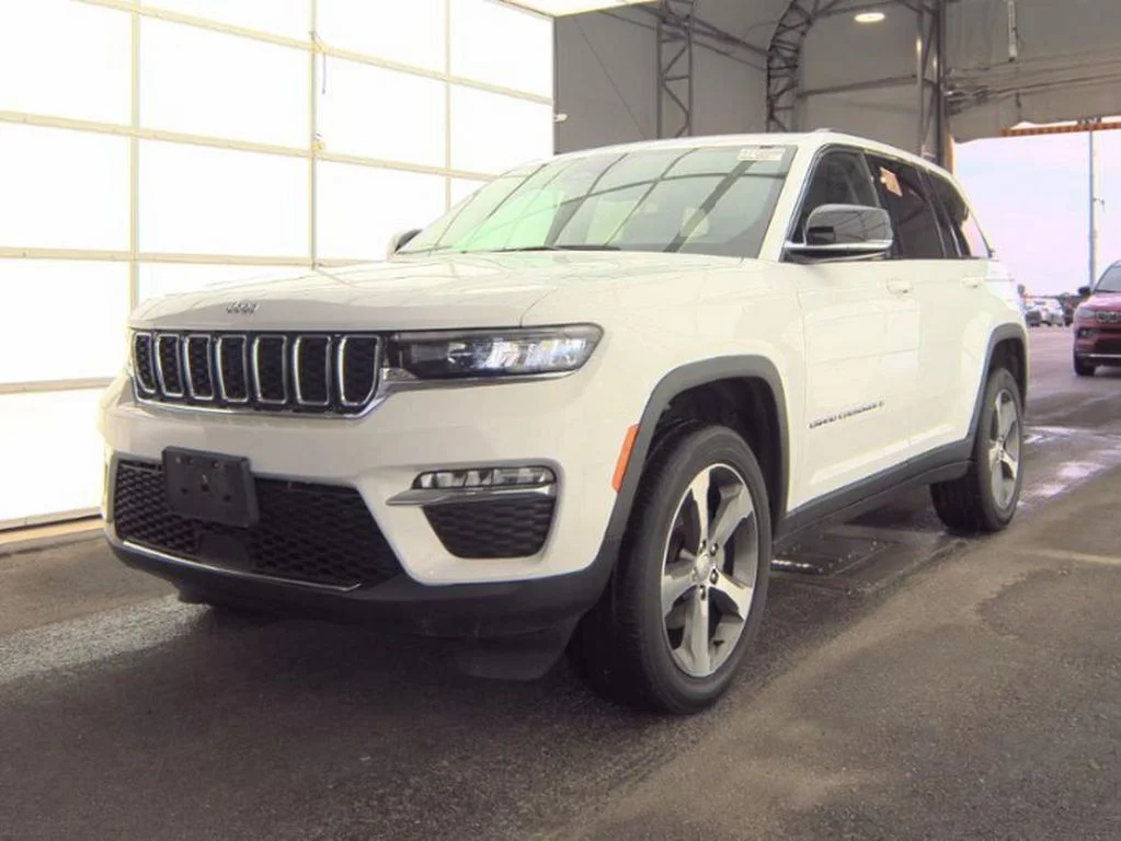 Used 2023 Bright White Clearcoat Jeep Limited image 2