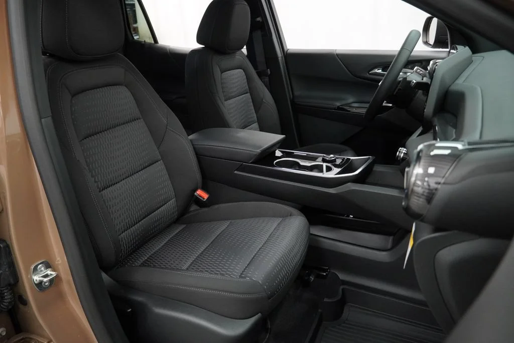 2027 Chevrolet Equinox LT - Photo 28