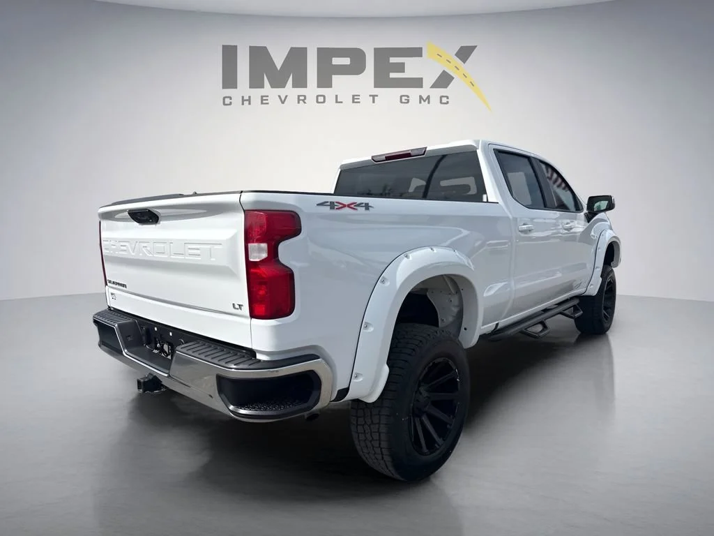 Used 2025 Summit White Chevrolet LT image 5