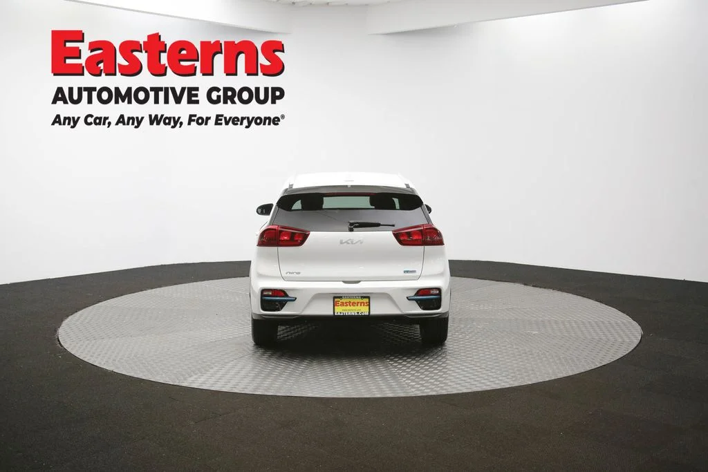Used 2022 White Kia EX image 36