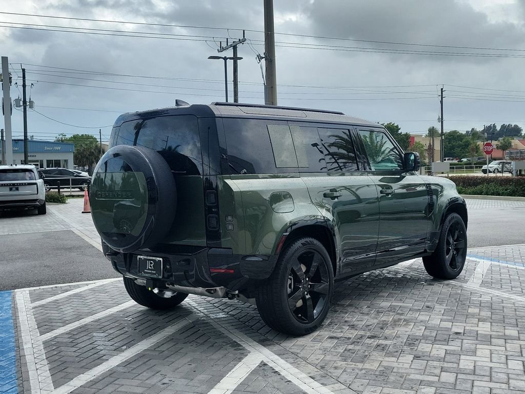 New 2026 Woolstone Green LAND ROVER X-Dynamic SE image 5