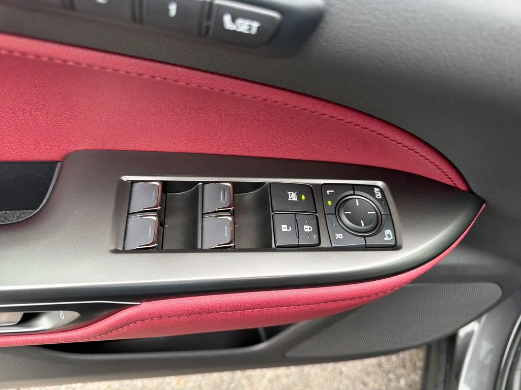 2025 Lexus NX 250 - Photo 28
