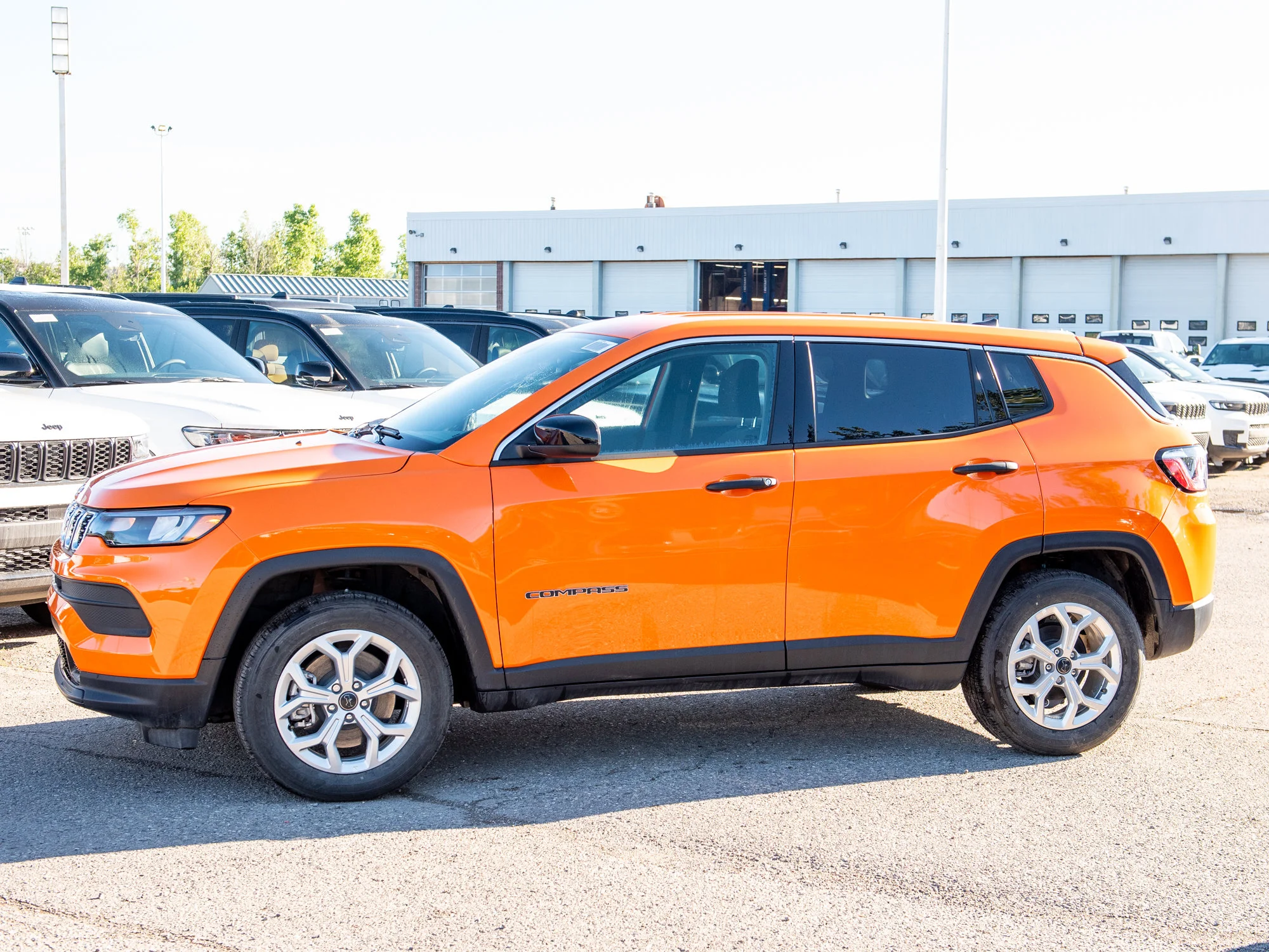 New 2026 joose Jeep Sport* image 2