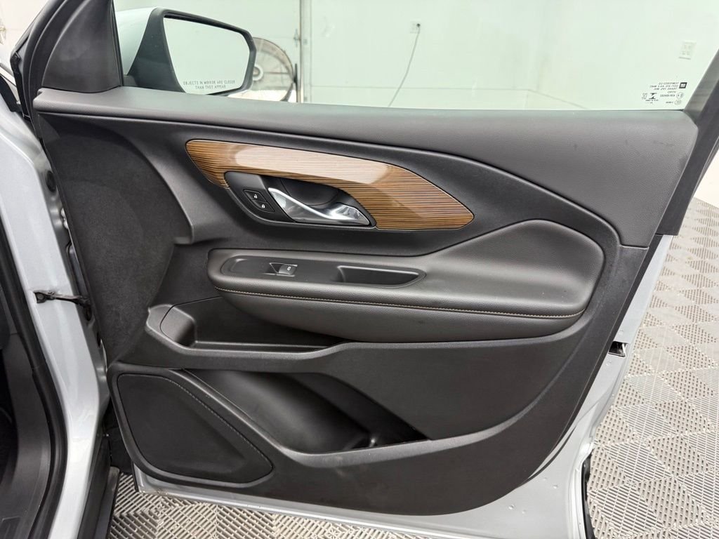 Used 2020 Silver GMC SLE image 34