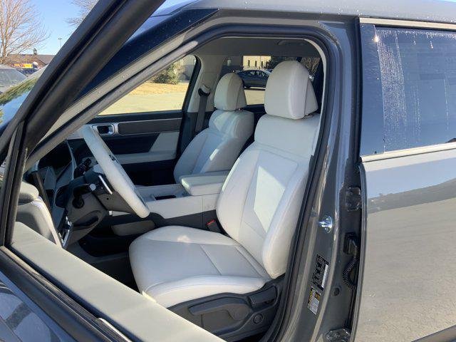 New 2026 Hampton Gray Hyundai SE image 9