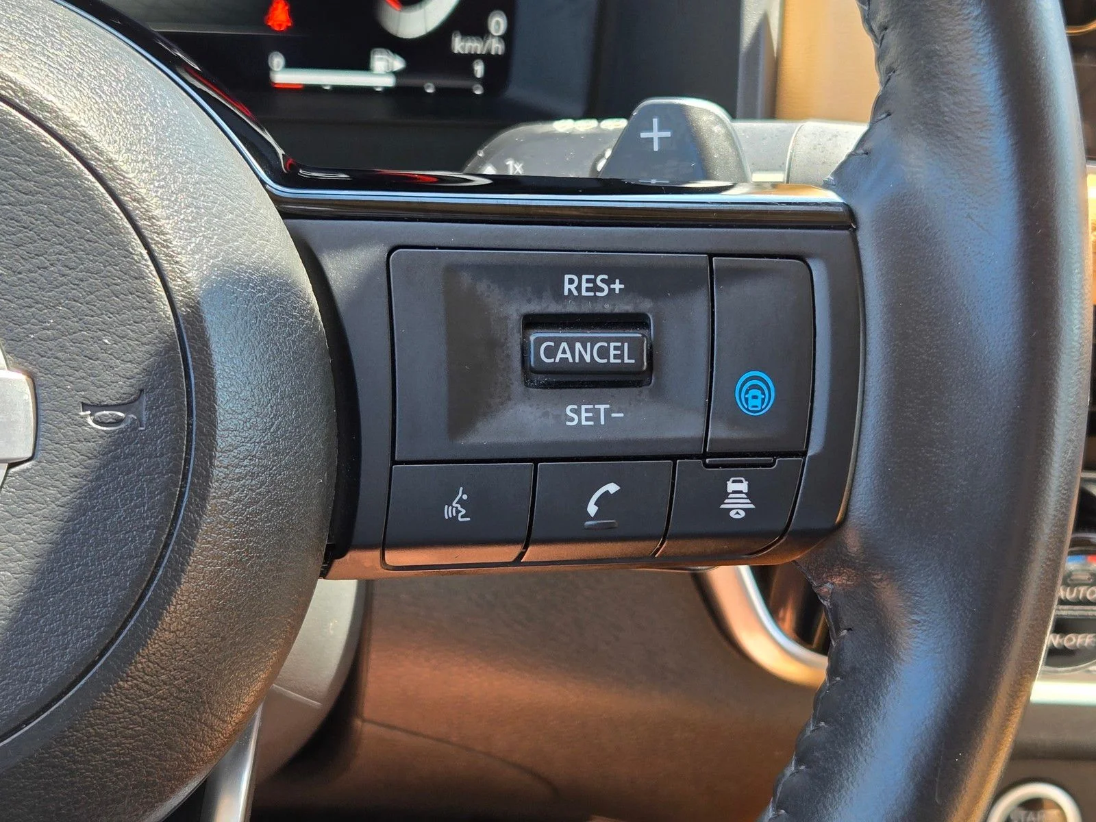 Used 2021 Pearl White Tricoat Nissan Platinum image 31