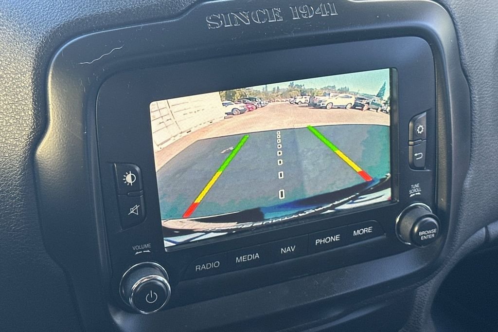 Used 2016 Black Jeep Latitude image 21