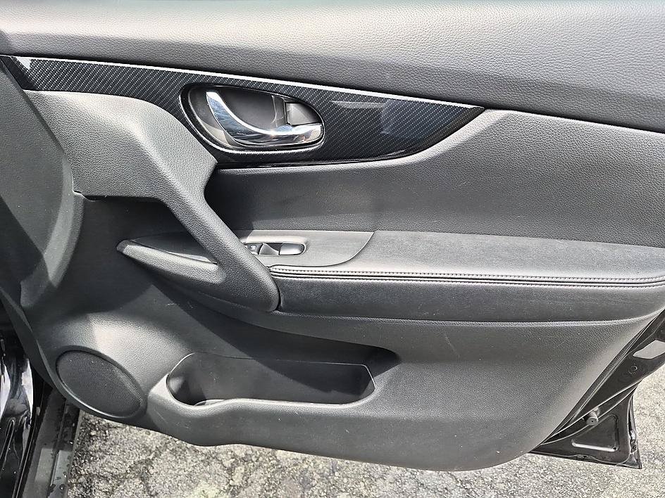 Used 2020 Magnetic Black Pearl Nissan SL image 33