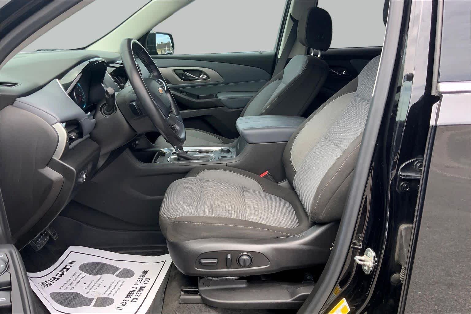 Used 2019 Mosaic Black Metallic Chevrolet LT Cloth image 8