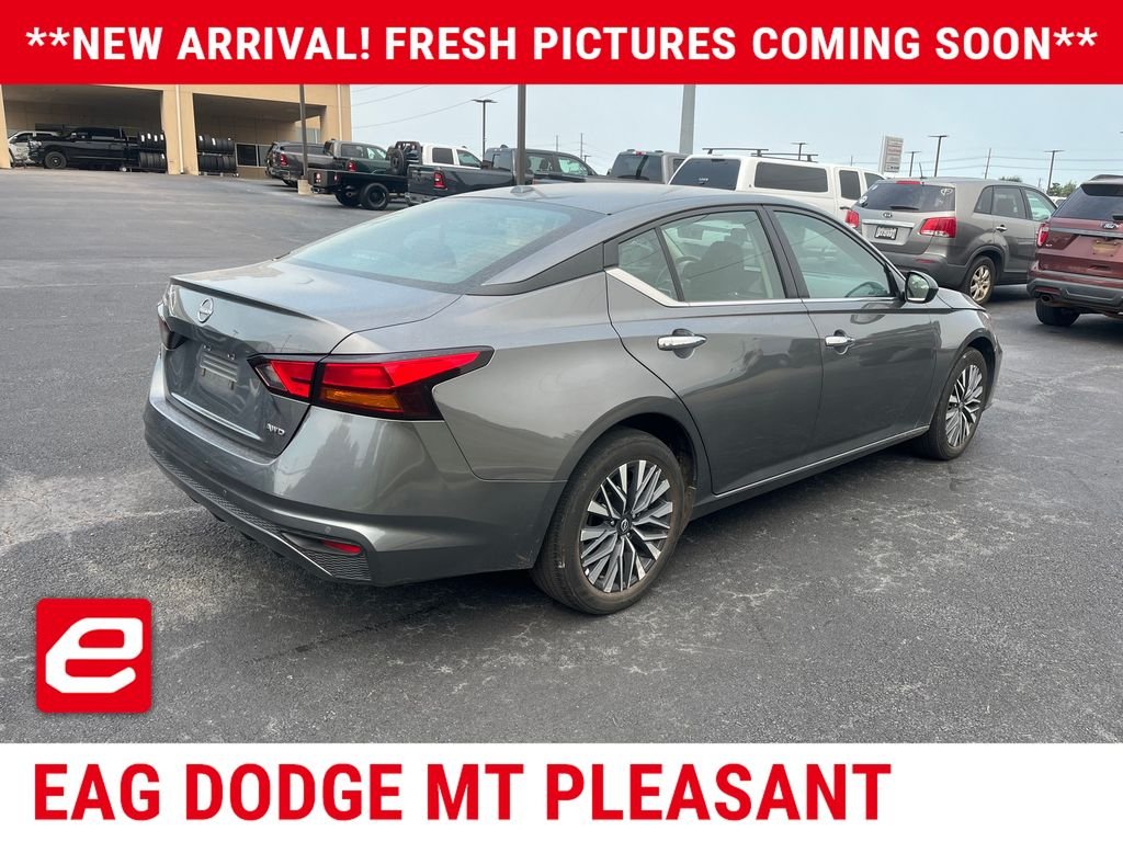 Used 2025 Gray Nissan 2.5 SV image 4