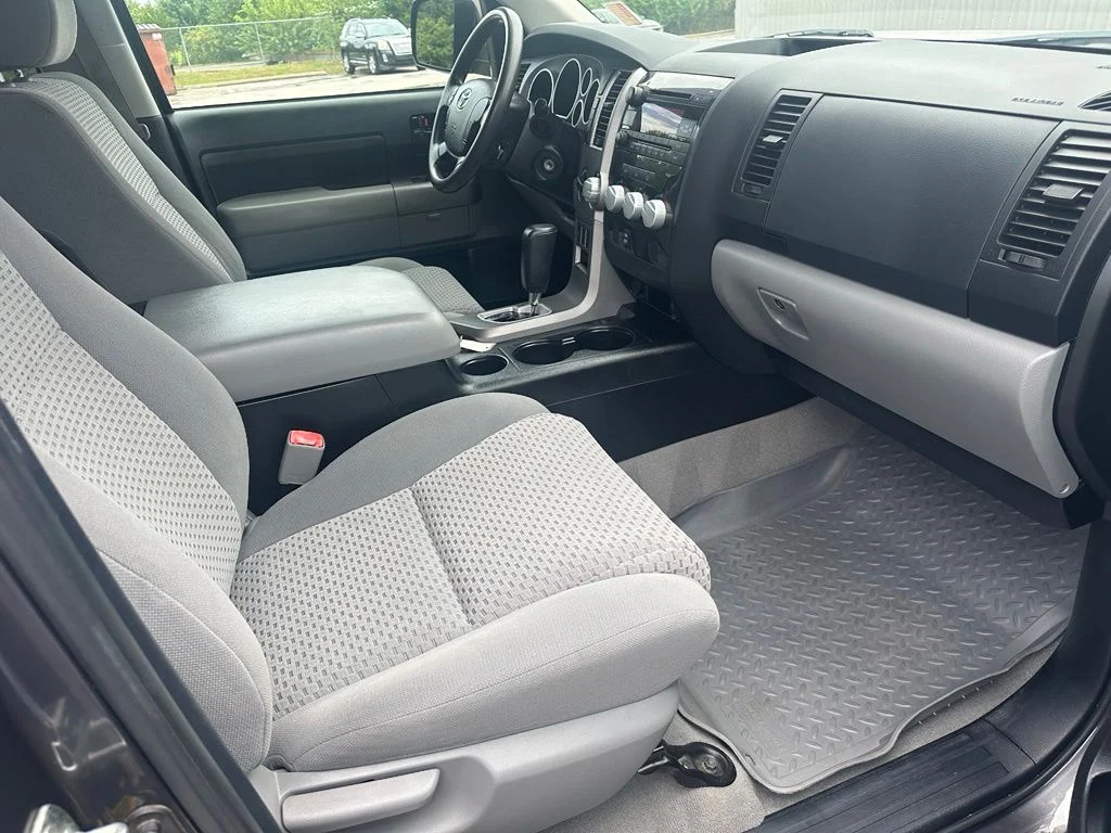 Used 2011 Gray Toyota Grade image 28