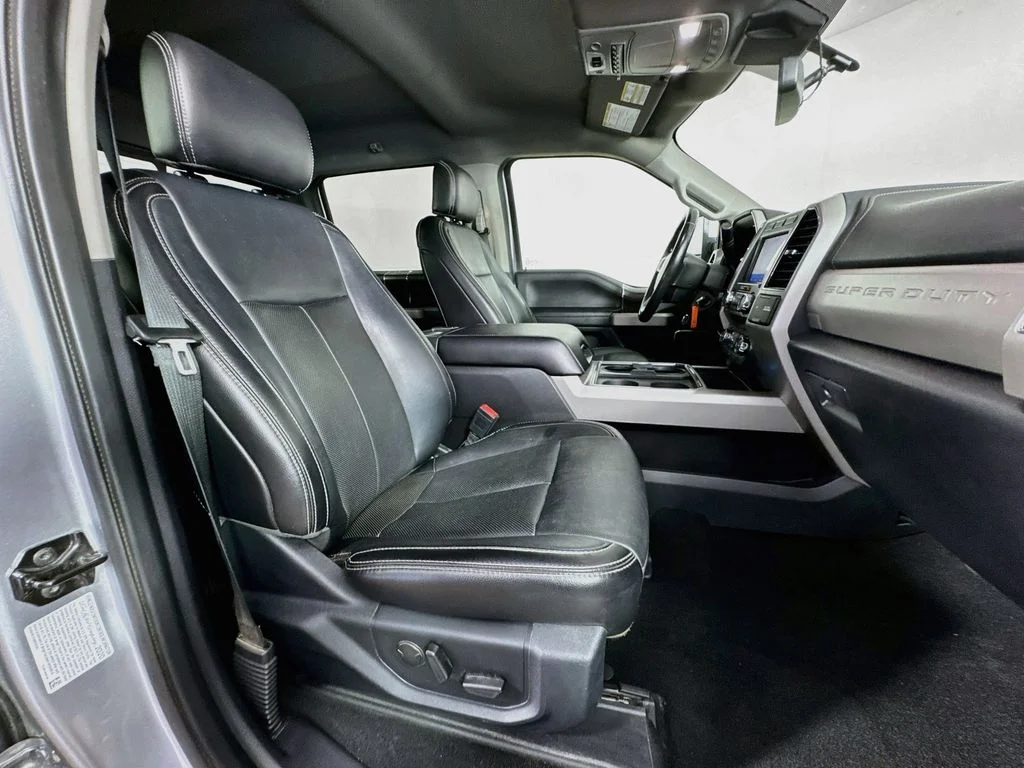 Used 2020 Silver Ford Lariat image 34