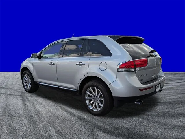 Used 2014 Gray Lincoln Base image 6
