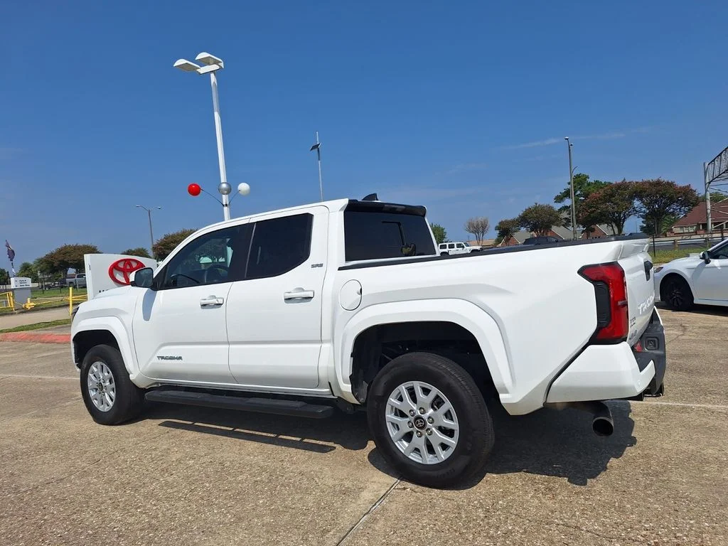 Used 2025 White Toyota SR5 image 7