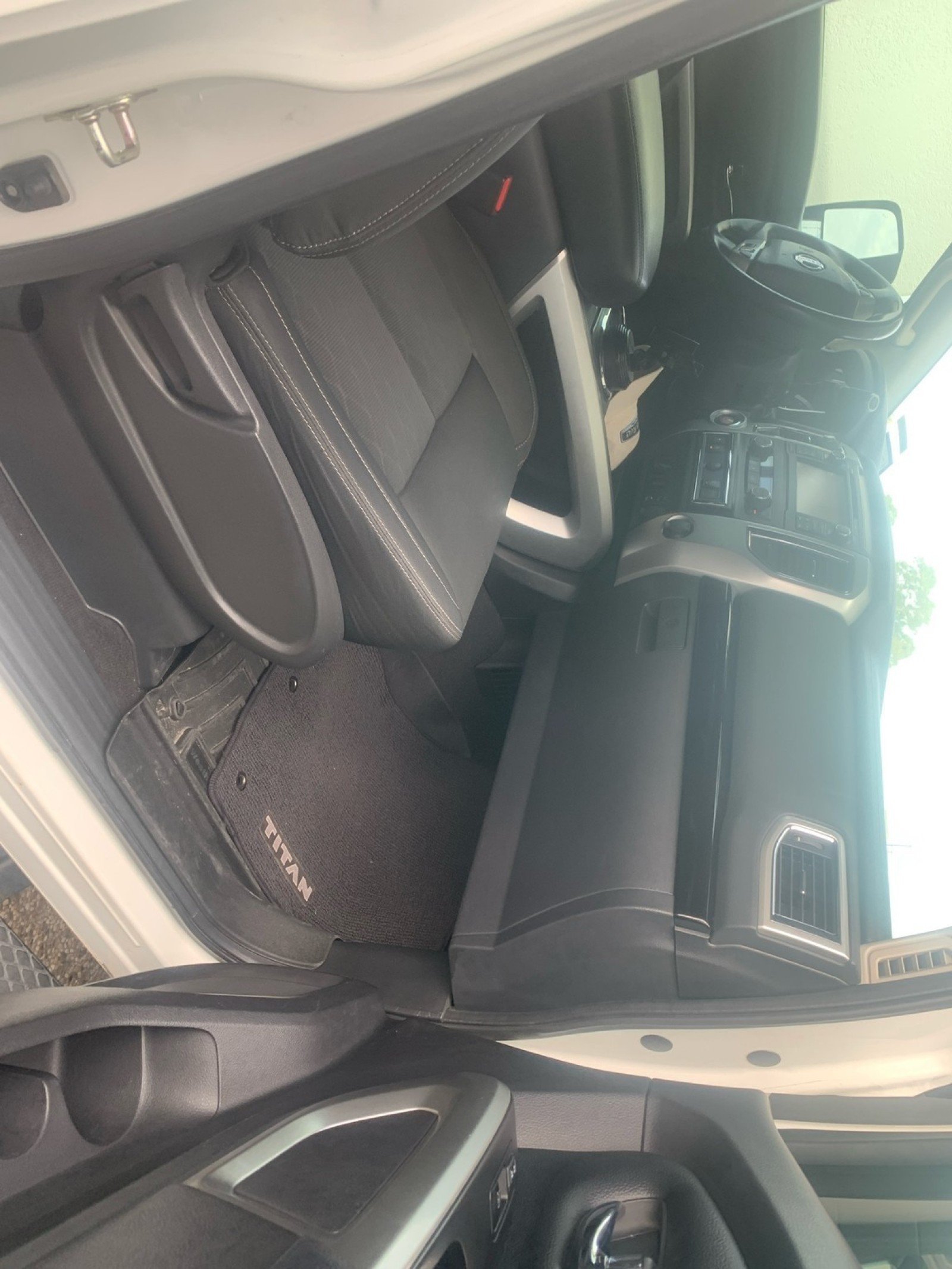 Used 2017 Glacier White Nissan SV image 7