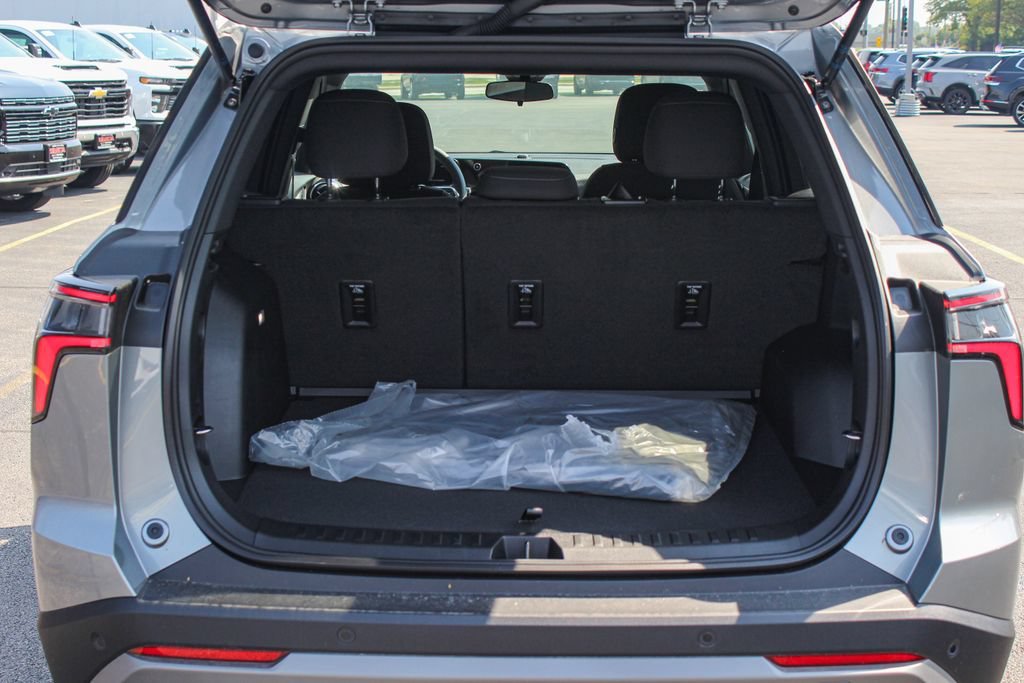 2027 Chevrolet Equinox LT - Photo 10