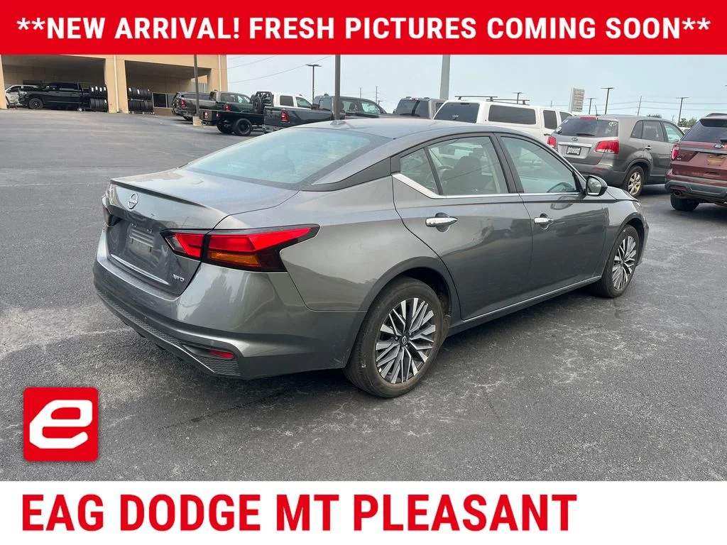 Used 2025 Gray Nissan 2.5 SV image 4