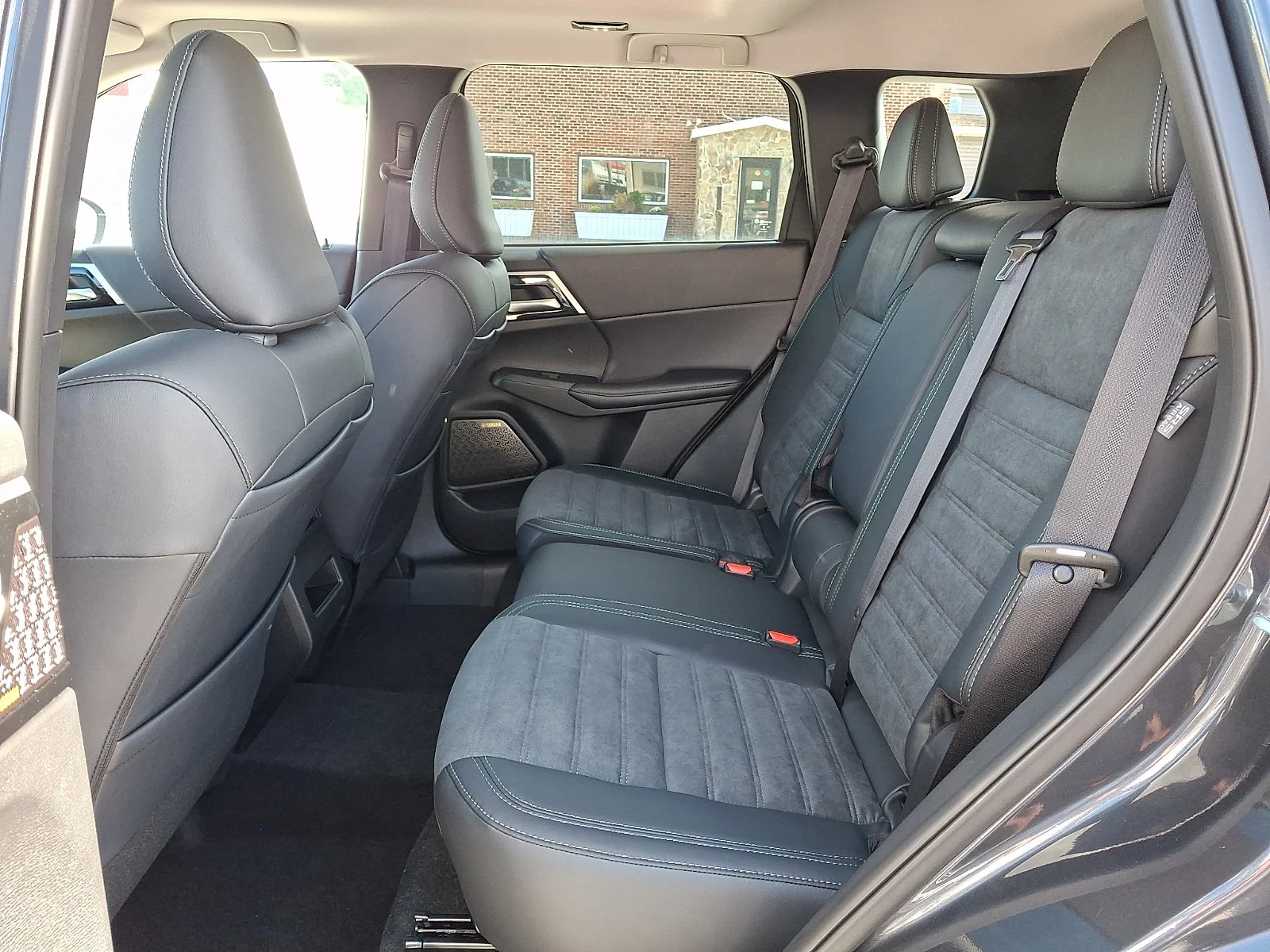 New 2026 Gray Mitsubishi SE image 9