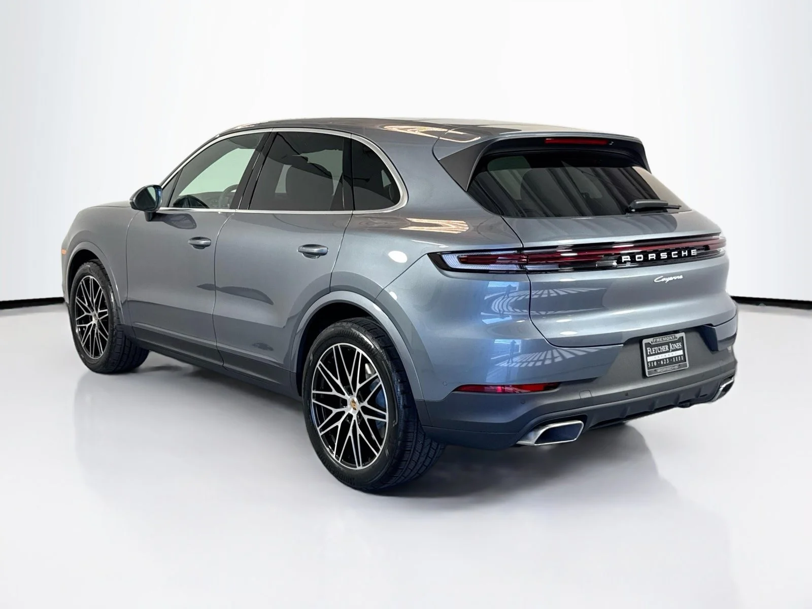Used 2026 Vanadium Grey Metallic Porsche  image 3