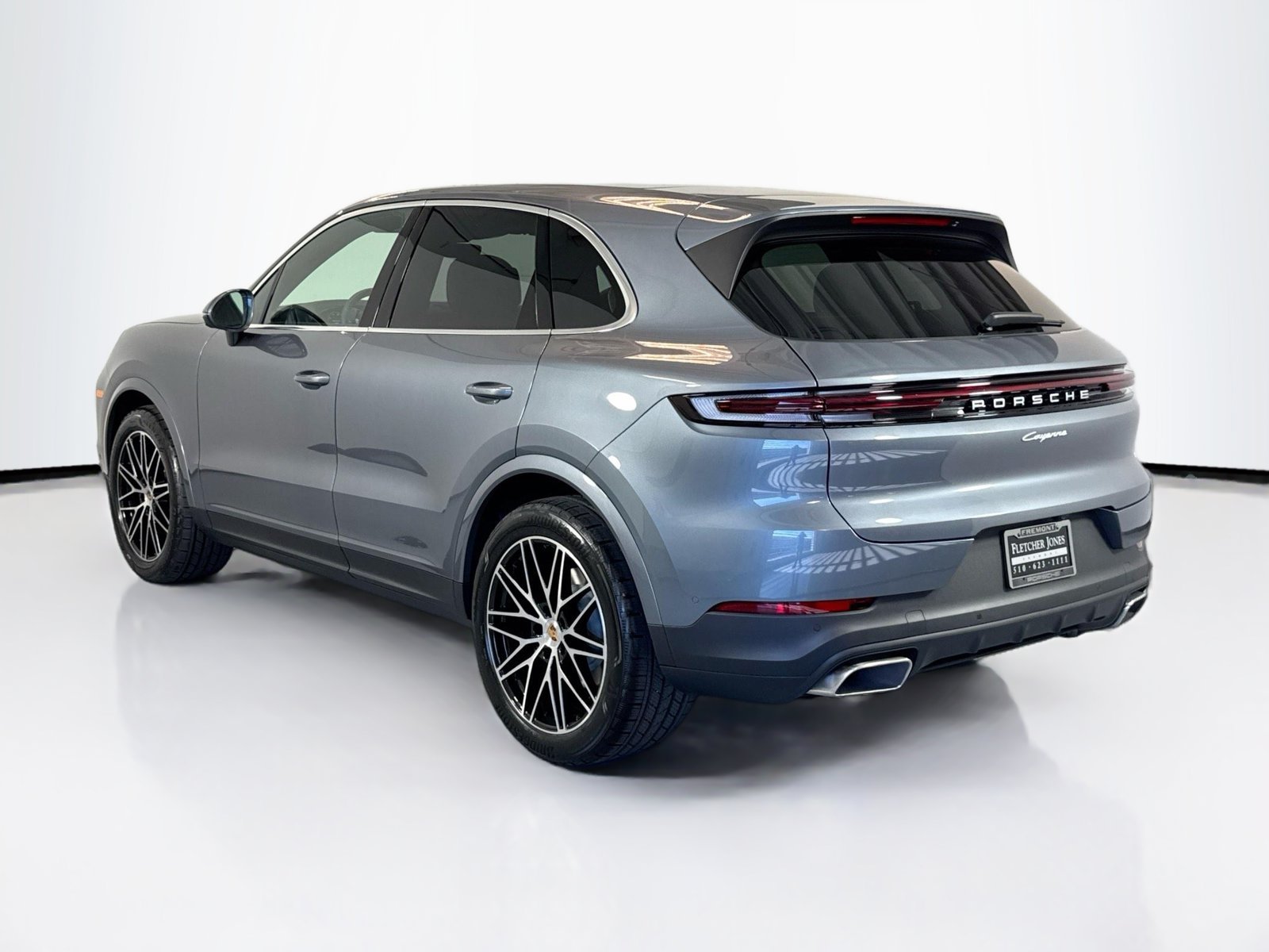 Used 2026 Vanadium Grey Metallic Porsche  image 3