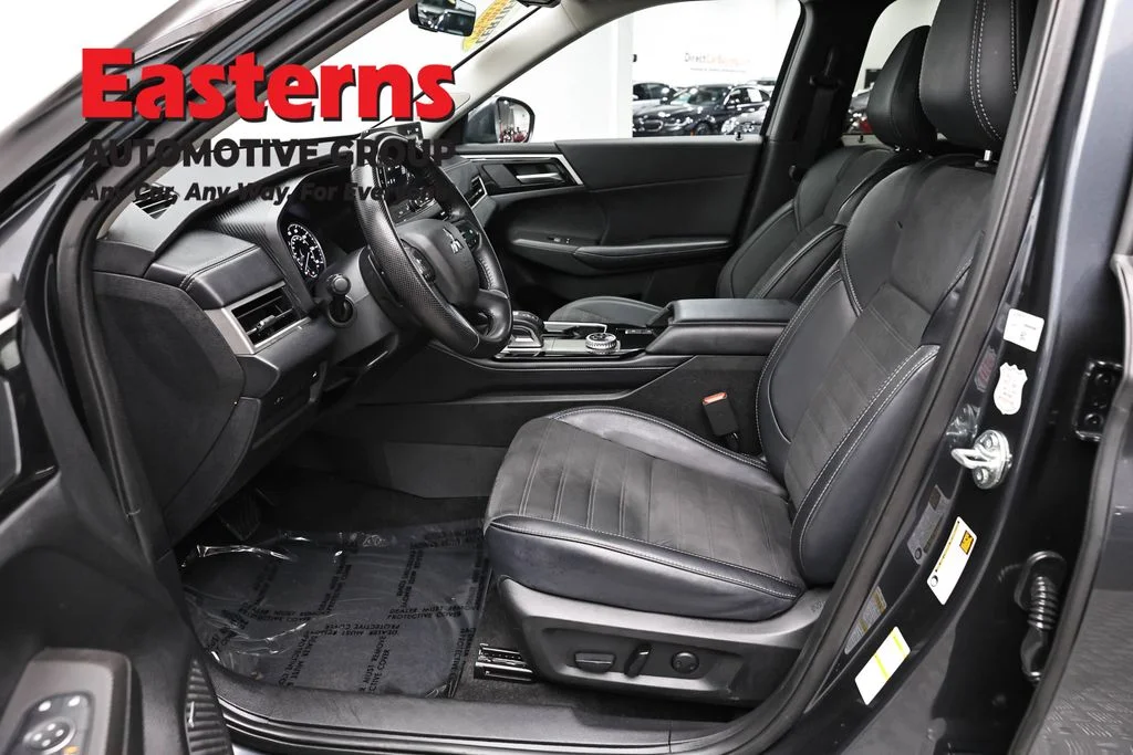 Used 2025 Gray Mitsubishi SE image 14