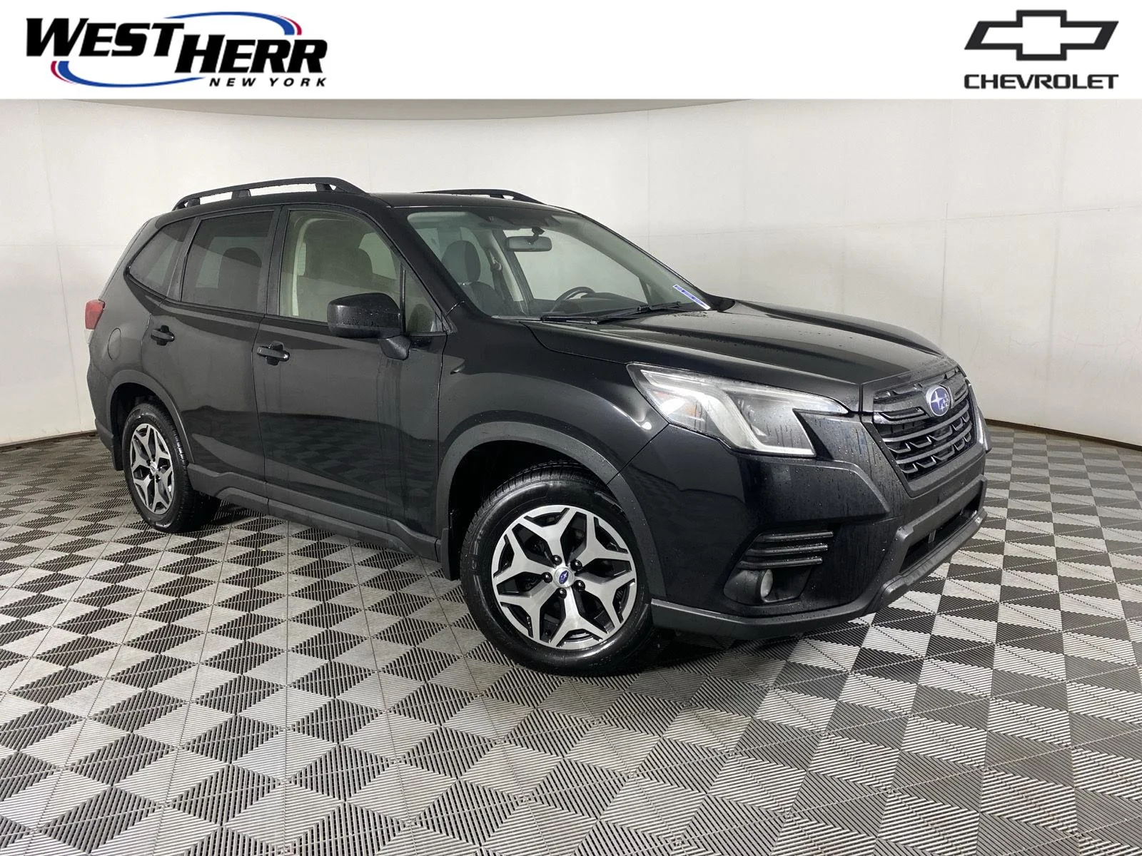 Used 2023  Subaru Premium image 1