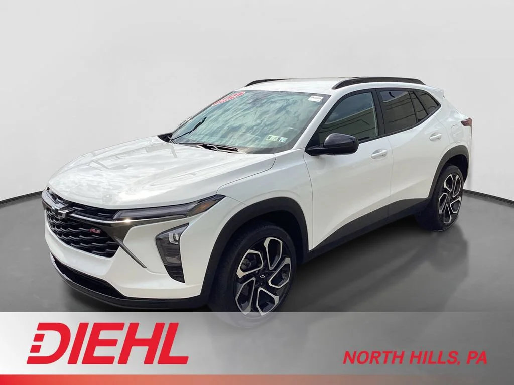 Used 2024 Summit White Chevrolet 2RS image 1