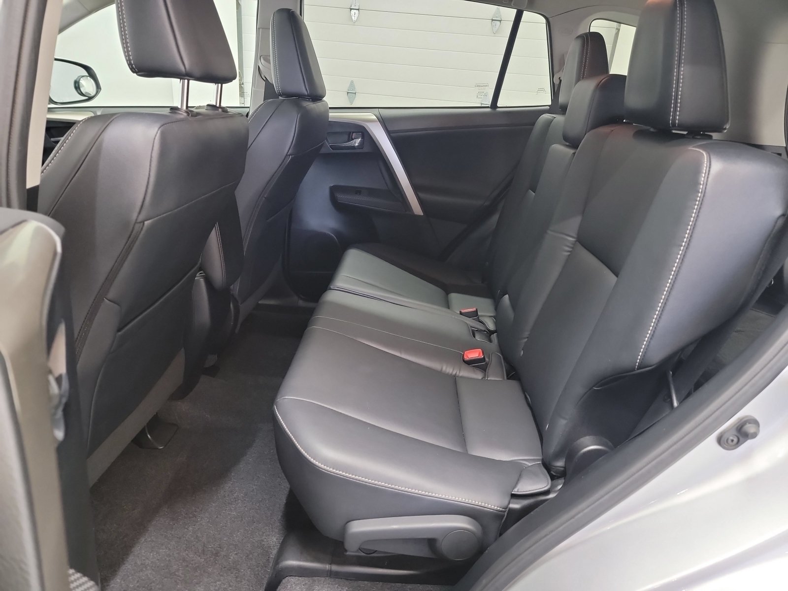 Used 2015 Classic Silver Metallic Toyota Limited image 27