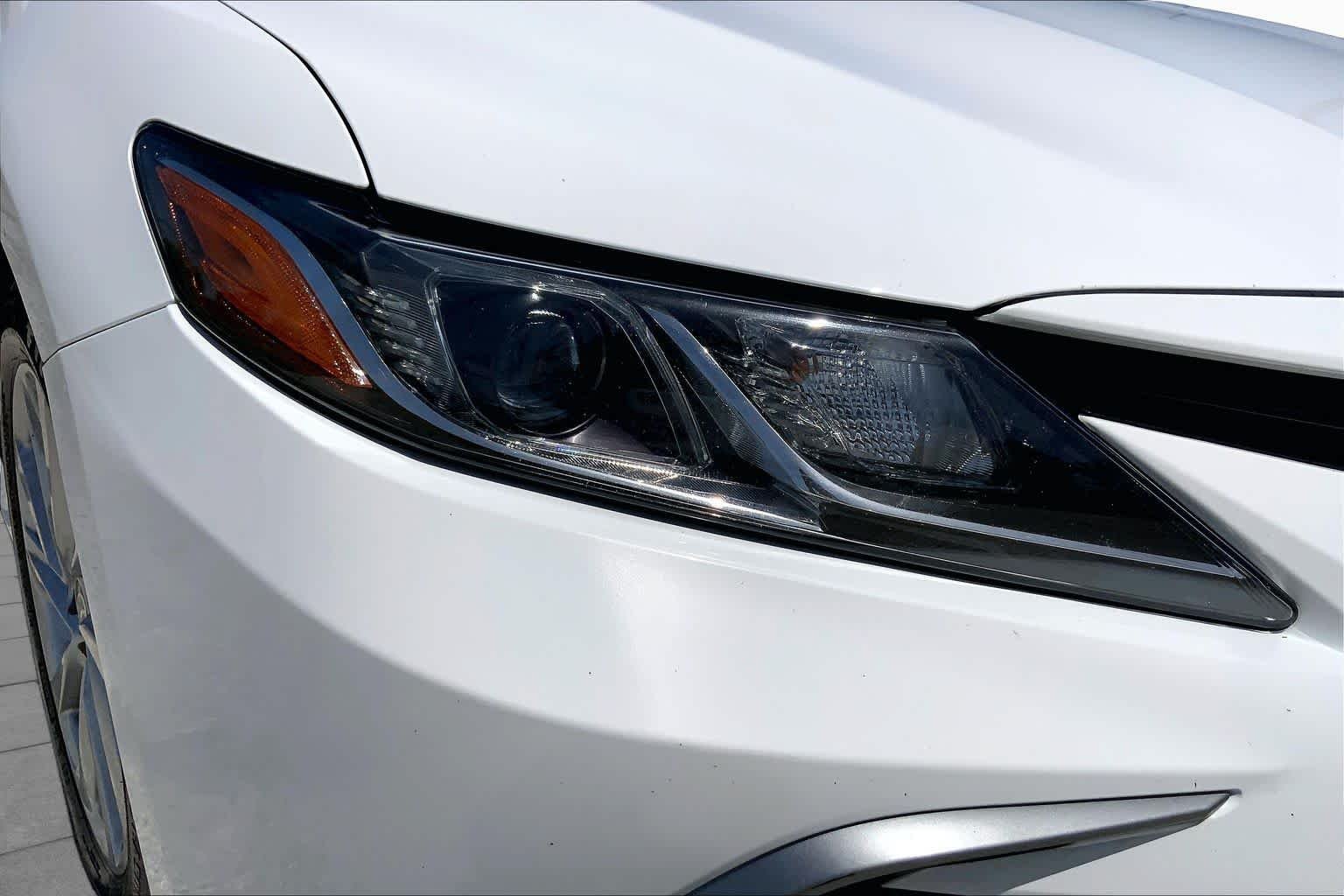 Used 2021 Super White Toyota LE image 27