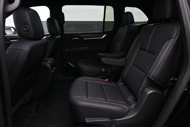 Used 2024 Ebony Twilight Metallic GMC Elevation image 12