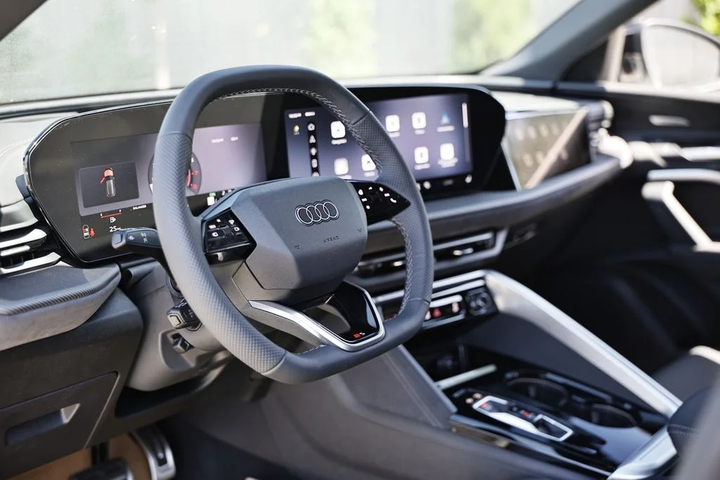 New 2026 Glacier White Metallic Audi Premium Plus image 19
