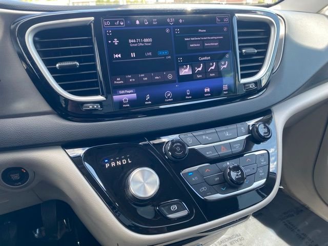 Used 2023 Bright White Clearcoat Chrysler Touring L image 44