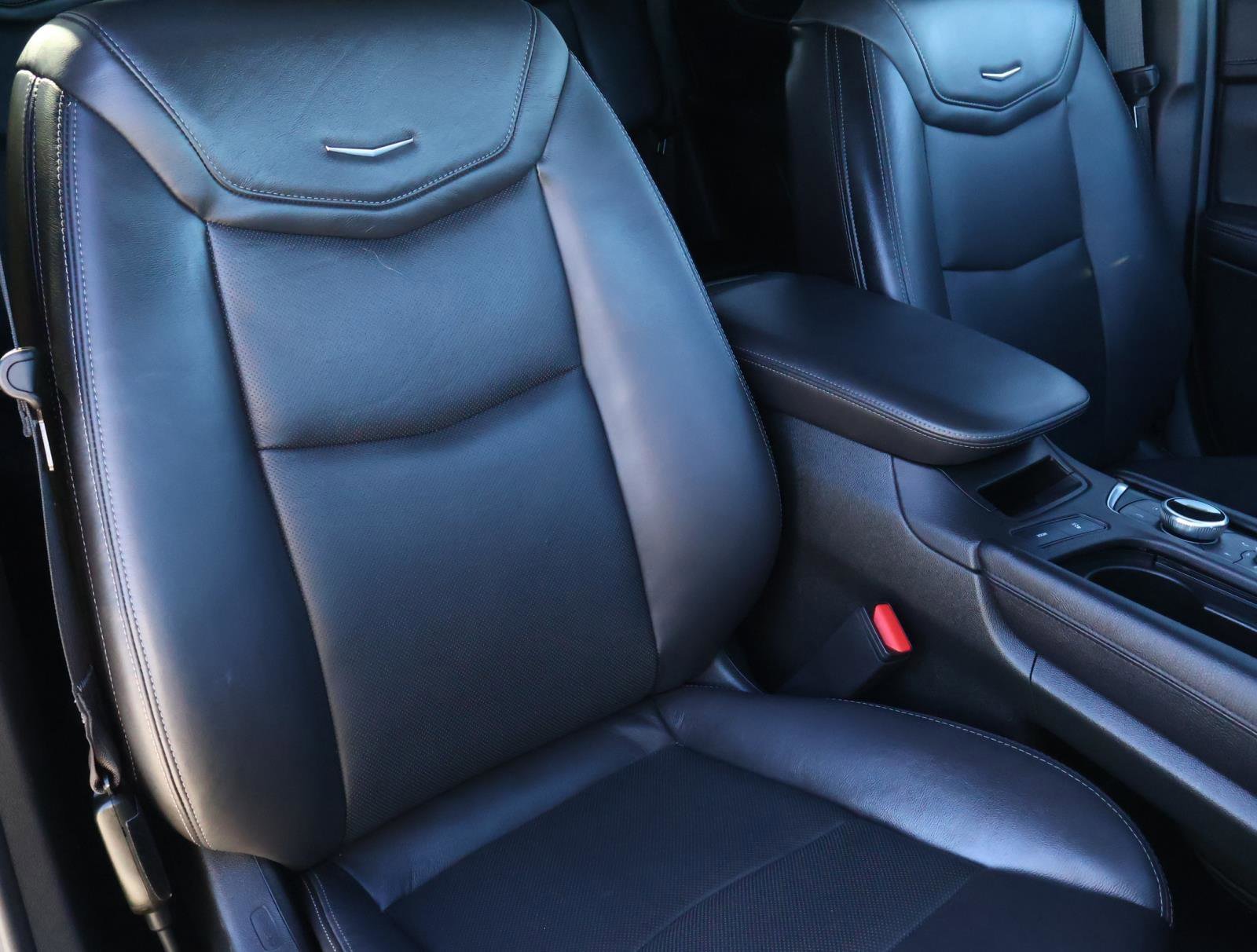 Used 2025 Stellar Black Metallic Cadillac Premium Luxury image 21