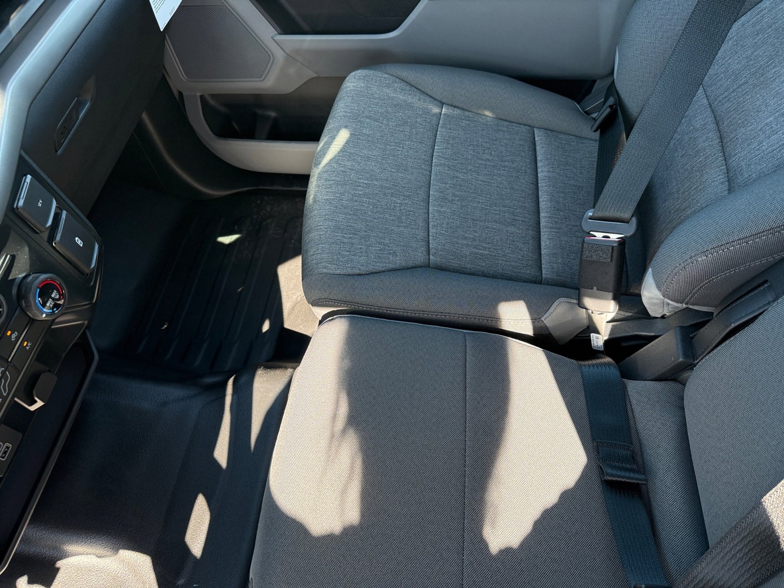 New 2026 Oxford White Ford XL image 14