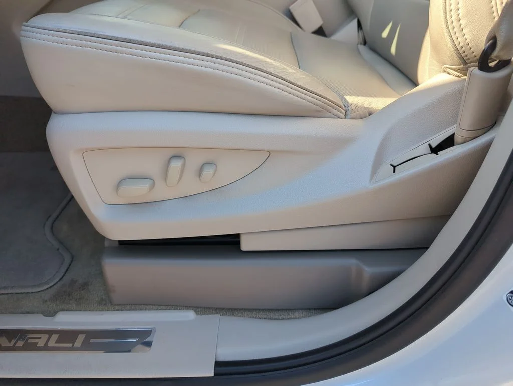 Used 2019 White GMC Denali image 12
