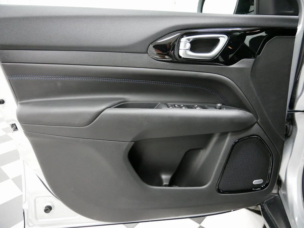 2025 Jeep Compass Limited - Photo 7