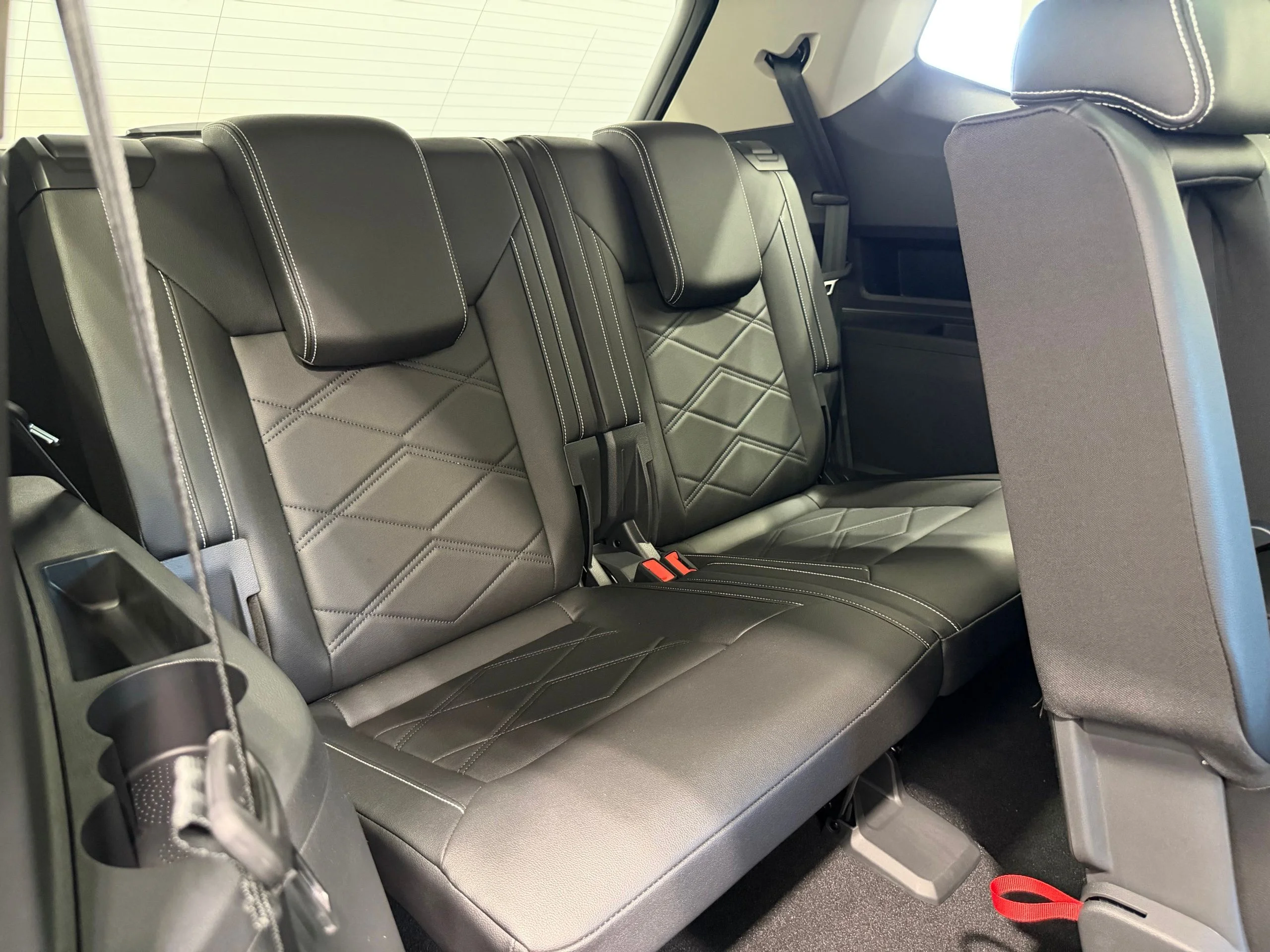 2026 Volkswagen Atlas SE w/Tech - Photo 32