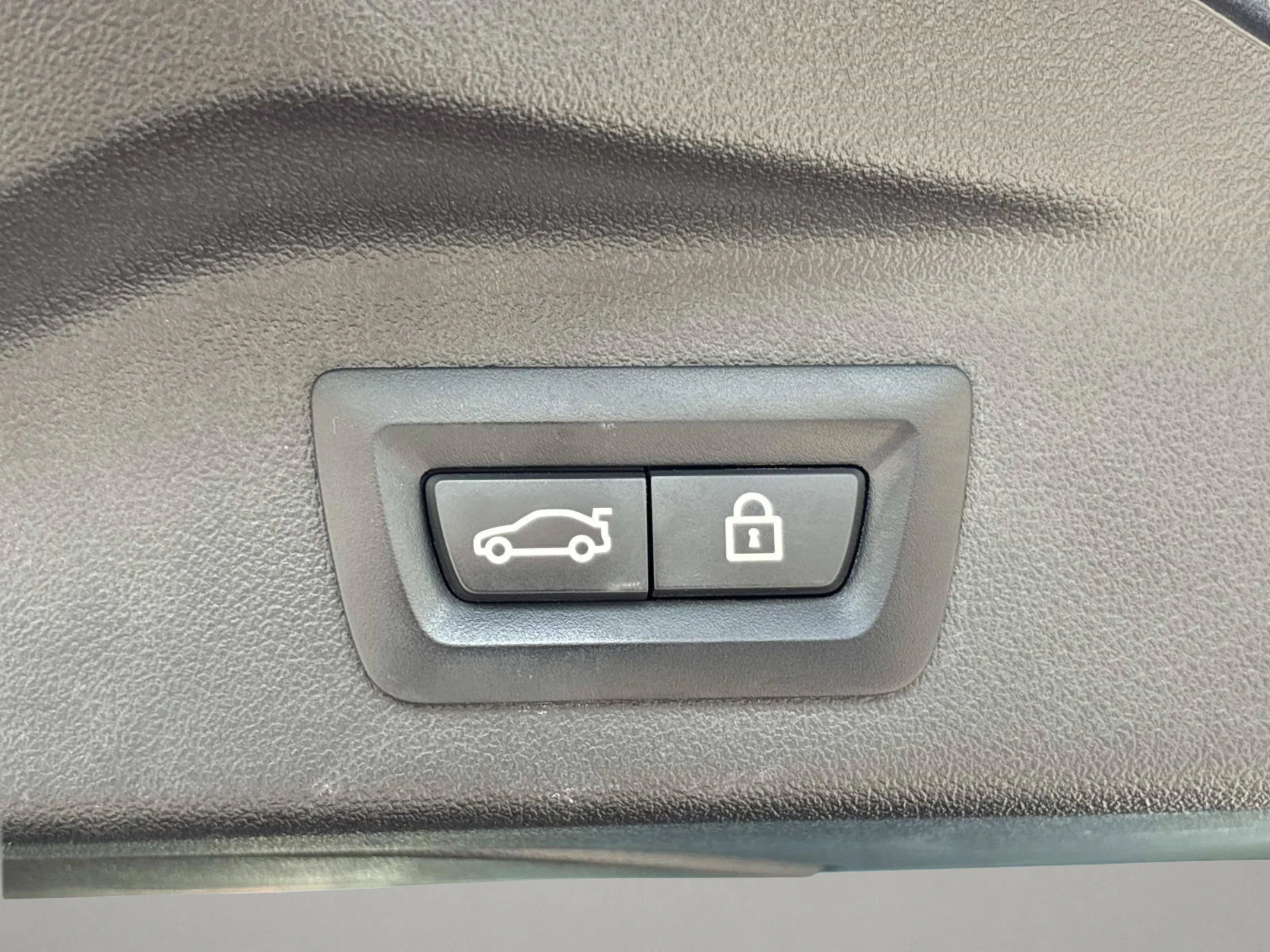Used 2022 Arctic Grey Metallic BMW M50i image 10