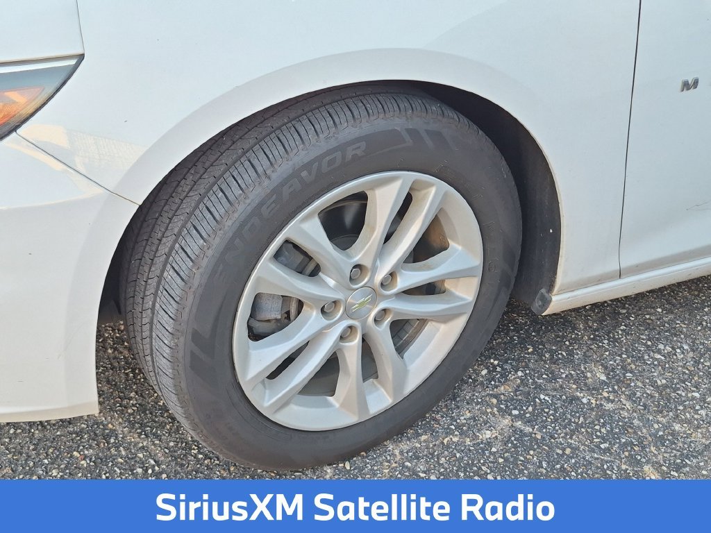 Used 2018 Summit White Chevrolet LT image 7