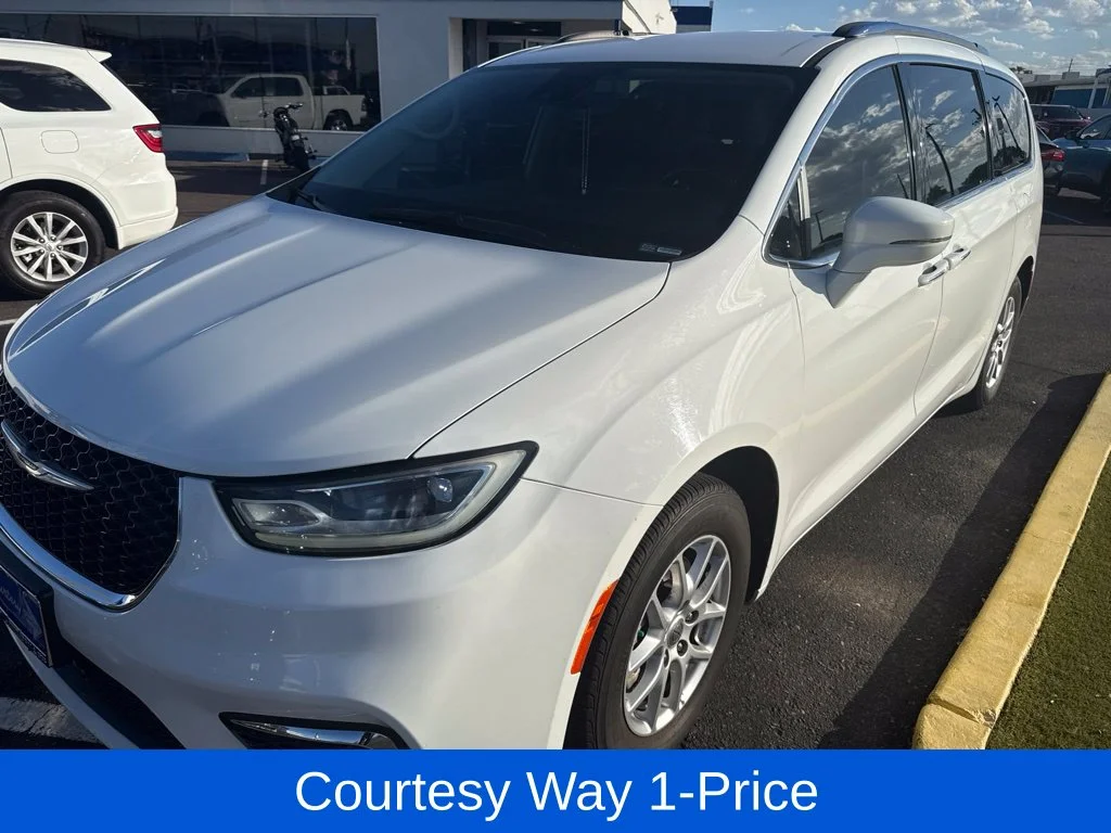 Used 2021 White Chrysler Touring L image 9