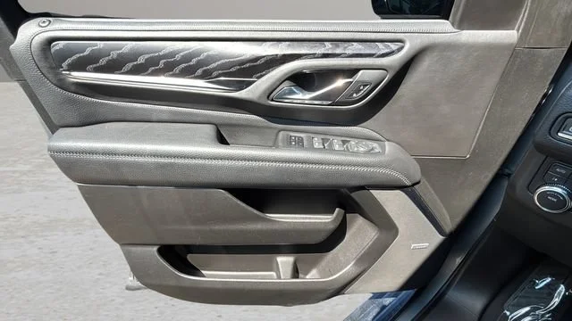 Used 2023 STERLING METALLIC GMC Denali image 17
