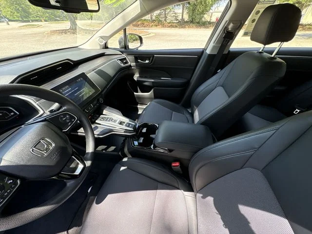 Used 2018  Honda Base image 21