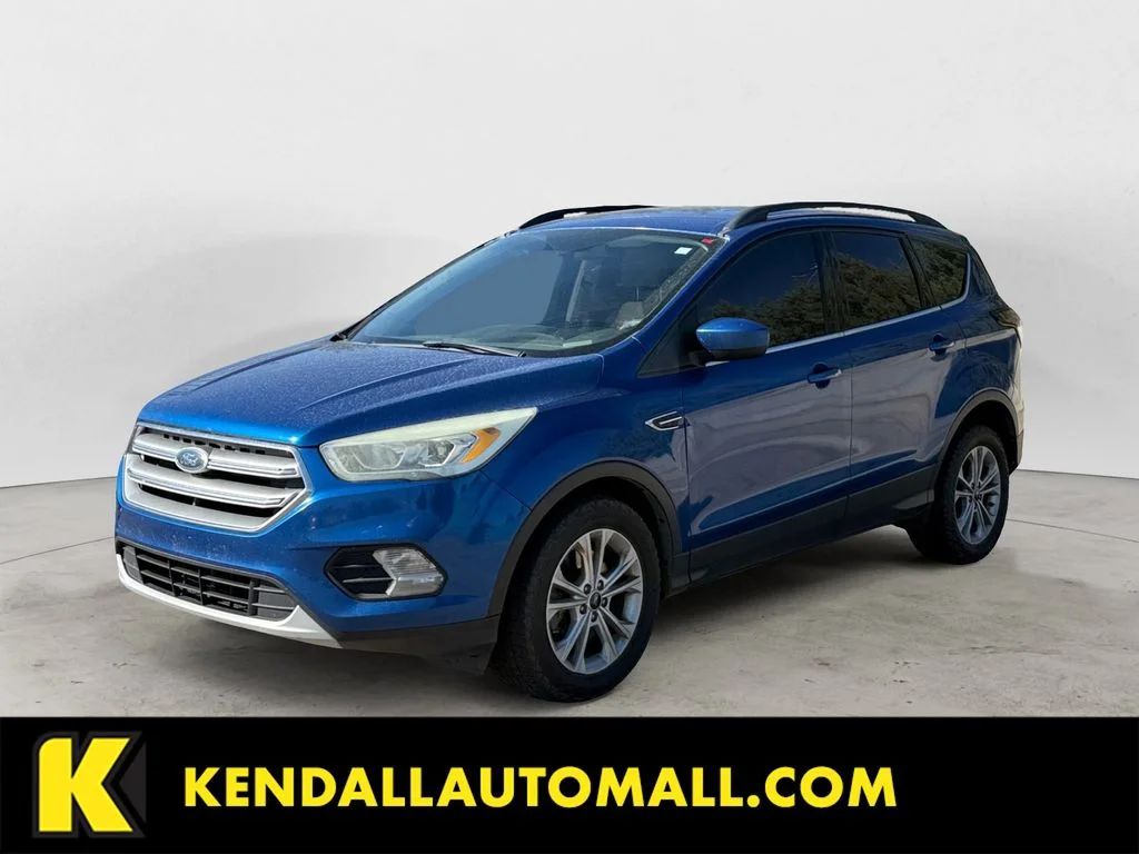 Used 2017 Blue Ford SE image 1
