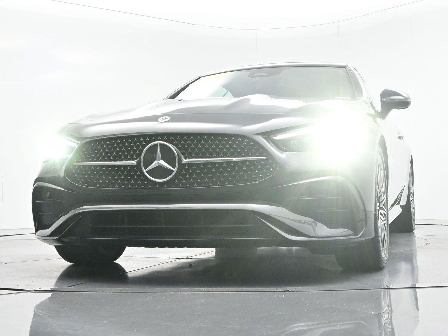 Used 2026 Graphite Gray Metallic Mercedes-Benz CLE 300 image 39