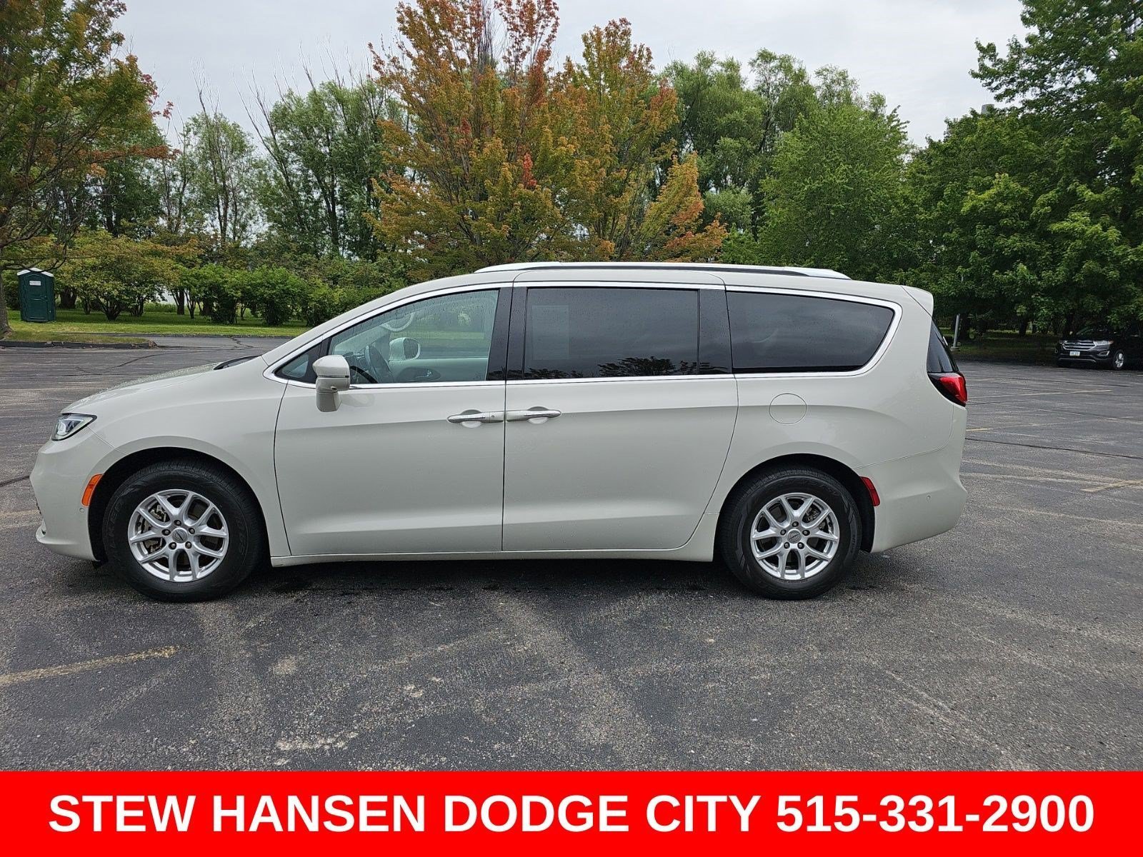 Used 2021 Luxury White Pearlcoat Chrysler Touring L image 1